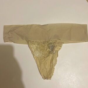 Victoria’s Secret cream lace thong size: s